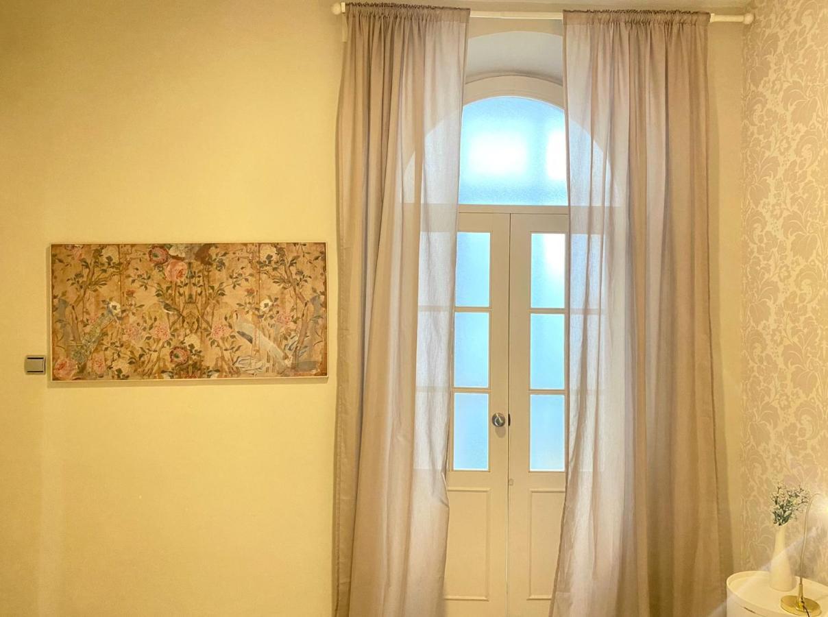 Apartamento Colon 1451 - Pleno Centro Y Wifi Gratis Cadiz Luaran gambar